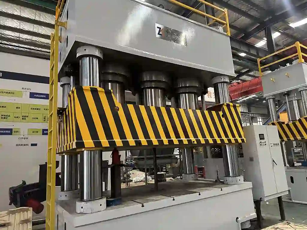 3000 tons presswood pallet machine