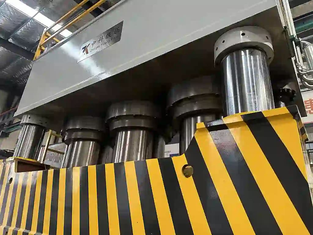 3000 tons presswood pallet machine