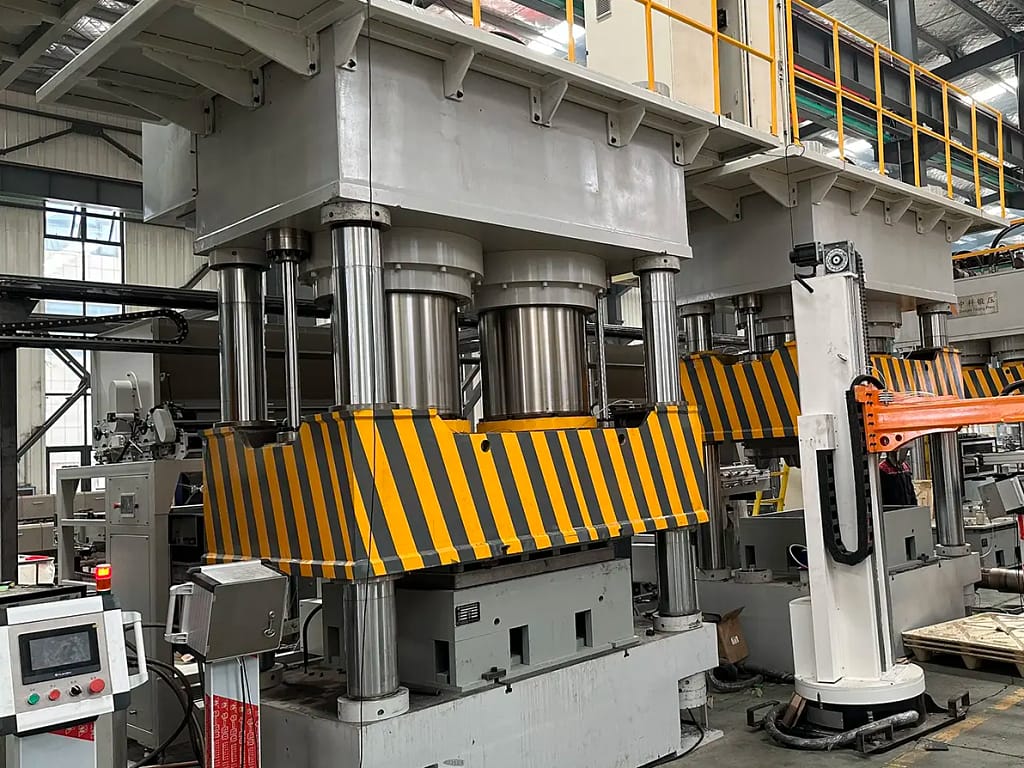 1600tons presswood pallet machine