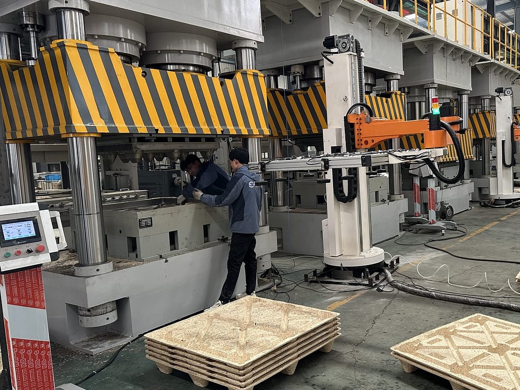 pallet molding machine for testing before delivery