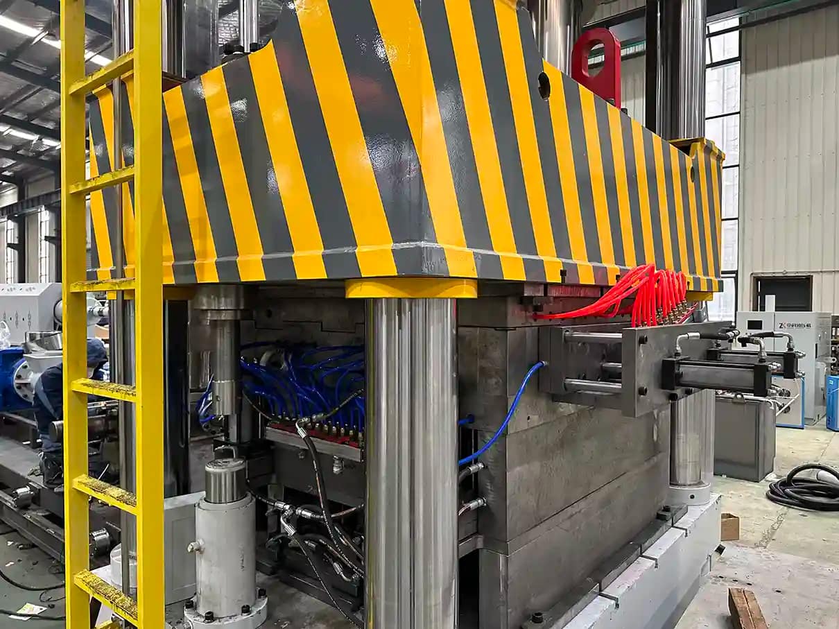 plastic pallet molding machine