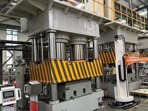 1600tons presswood pallet machine