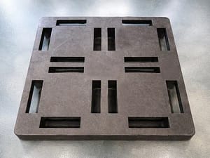 molded plastic pallet made from recycled plastic
