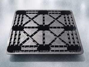 molded plastic pallet made from recycled plastic