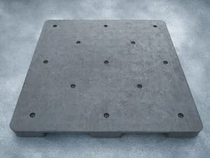 molded plastic pallet made from recycled plastic