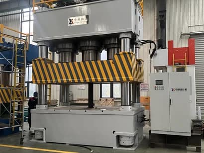 3000 TONS MOLDED PALLET MACHINE