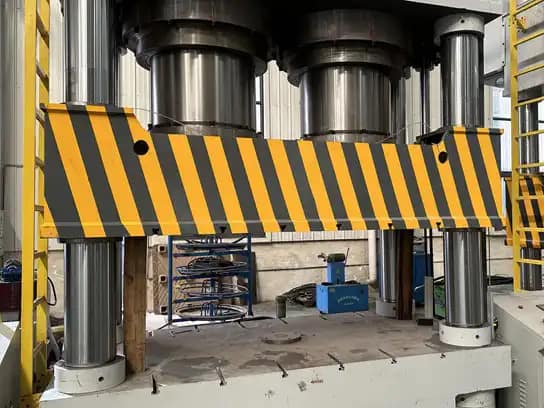 2500 TONS presswood pallet machine