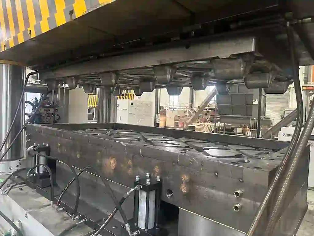 3000 tons presswood pallet machine for solar panel pallet