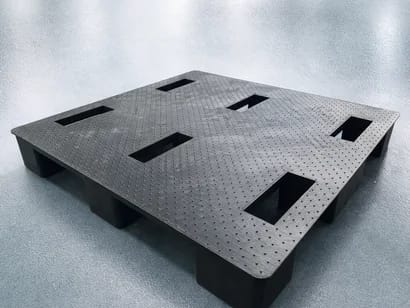 molded plastic pallet made from recycled plastic