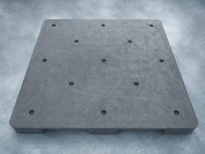 molded plastic pallet made from recycled plastic